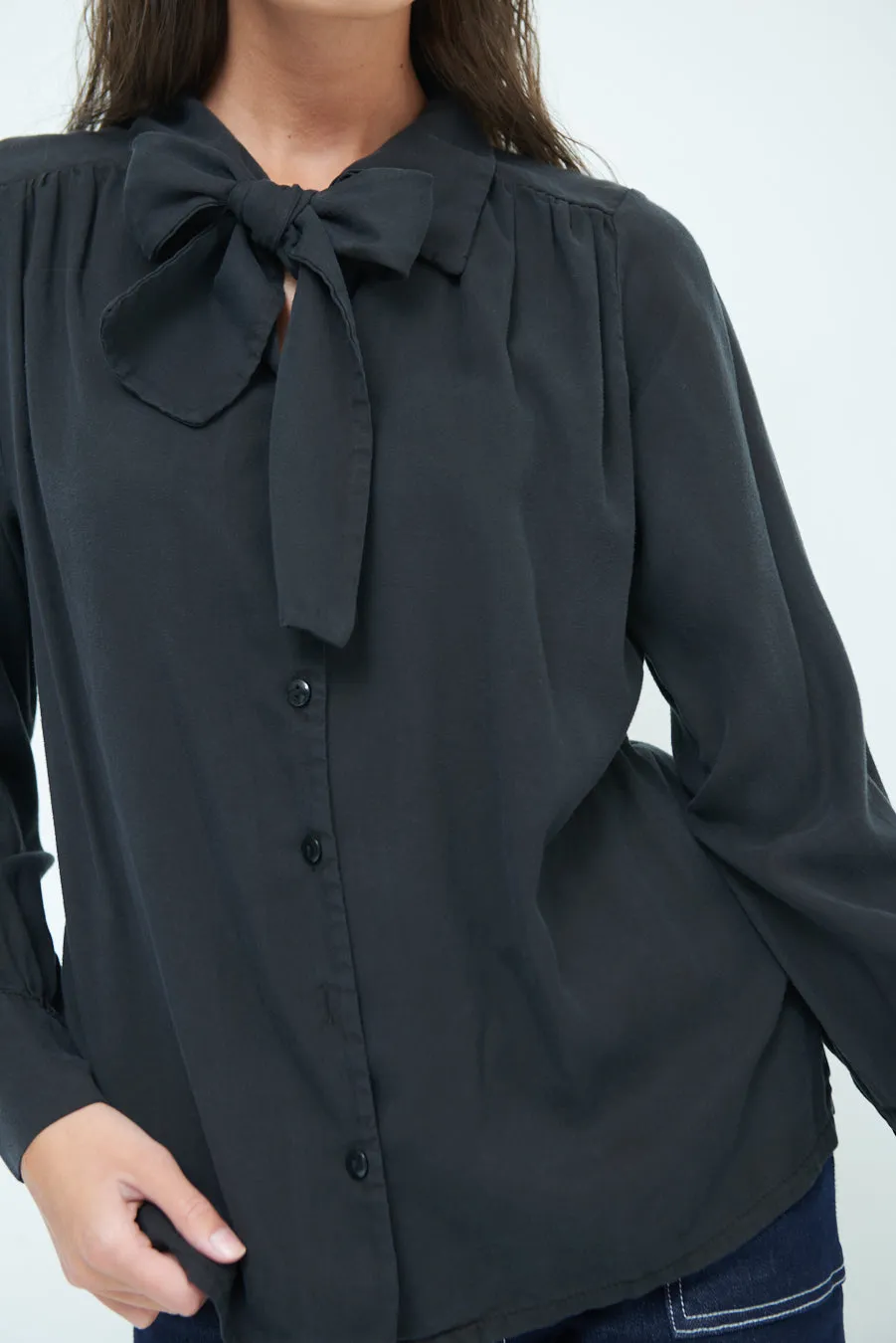 Elegant blouse with bow-tie detail wholesale