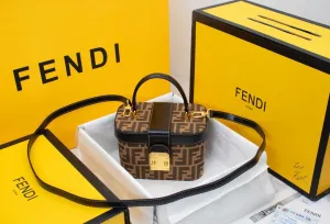 EN   Designer bags by Fendi 023