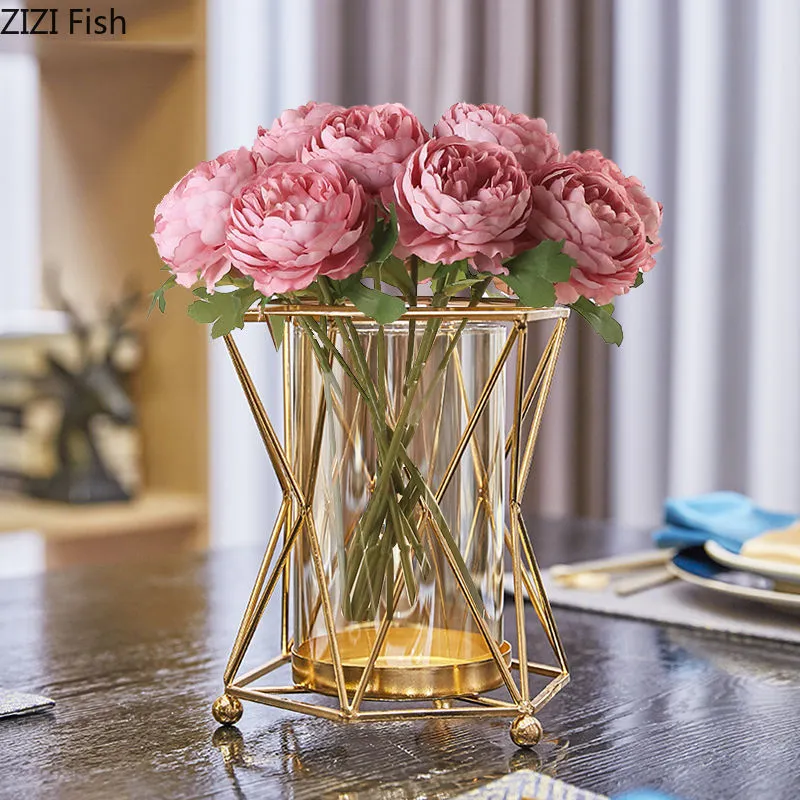 Golden Metal Vase For Floral Arrangement For Desk Decoration And Modern Luxurious Home Decor