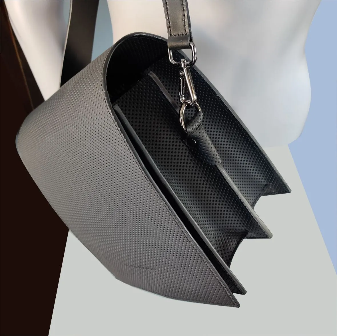 Mini flap shoulder bag / MINI FORM