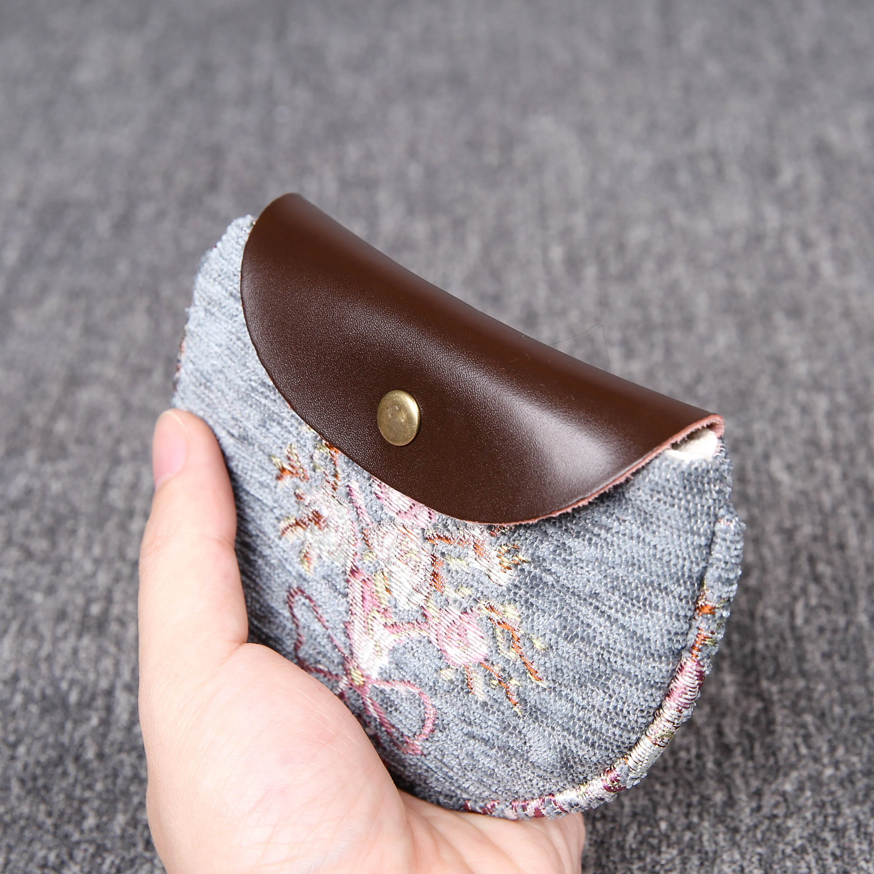 Minimalist Style Leather Carpet Coin Purse<br>Bouquet Pattern