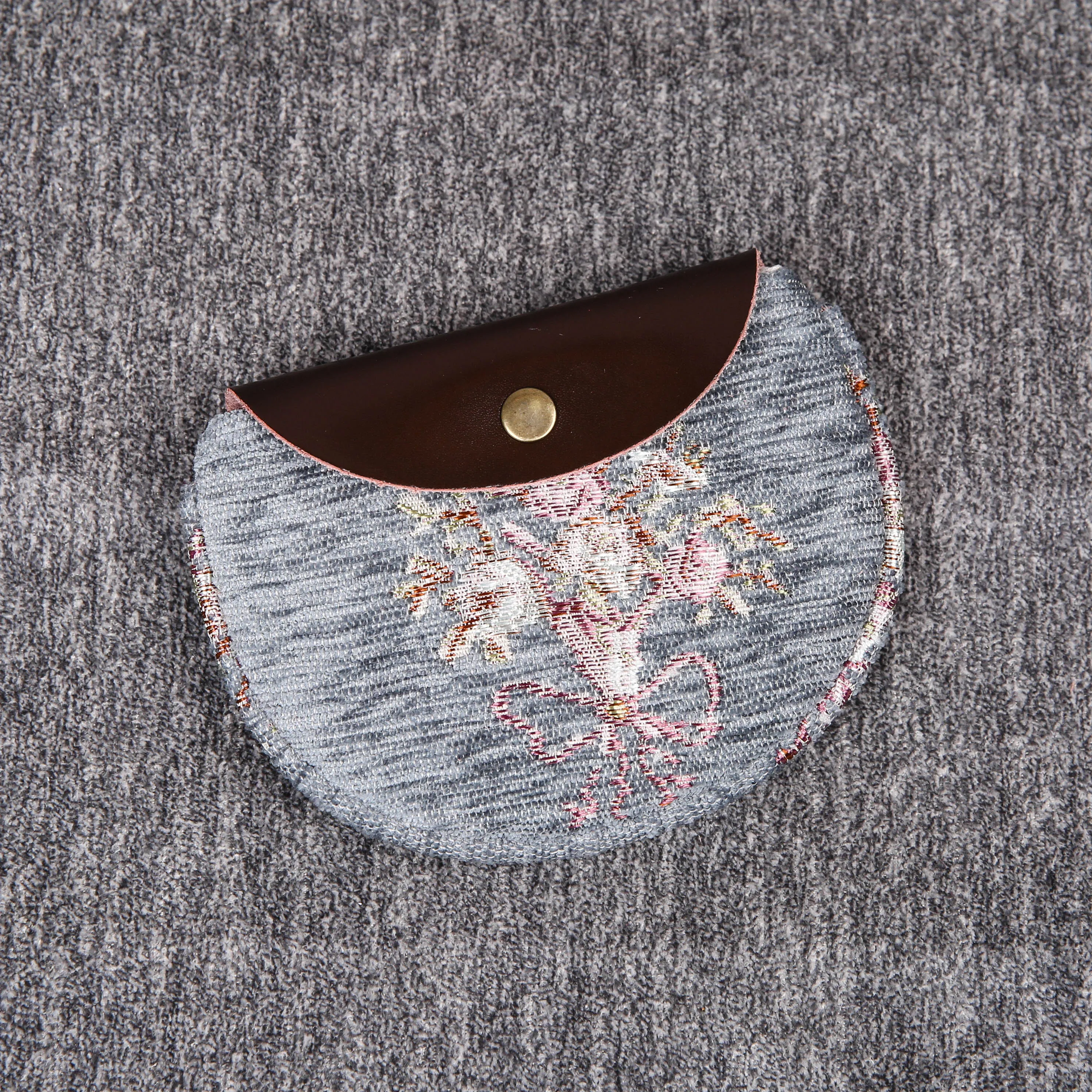 Minimalist Style Leather Carpet Coin Purse<br>Bouquet Pattern