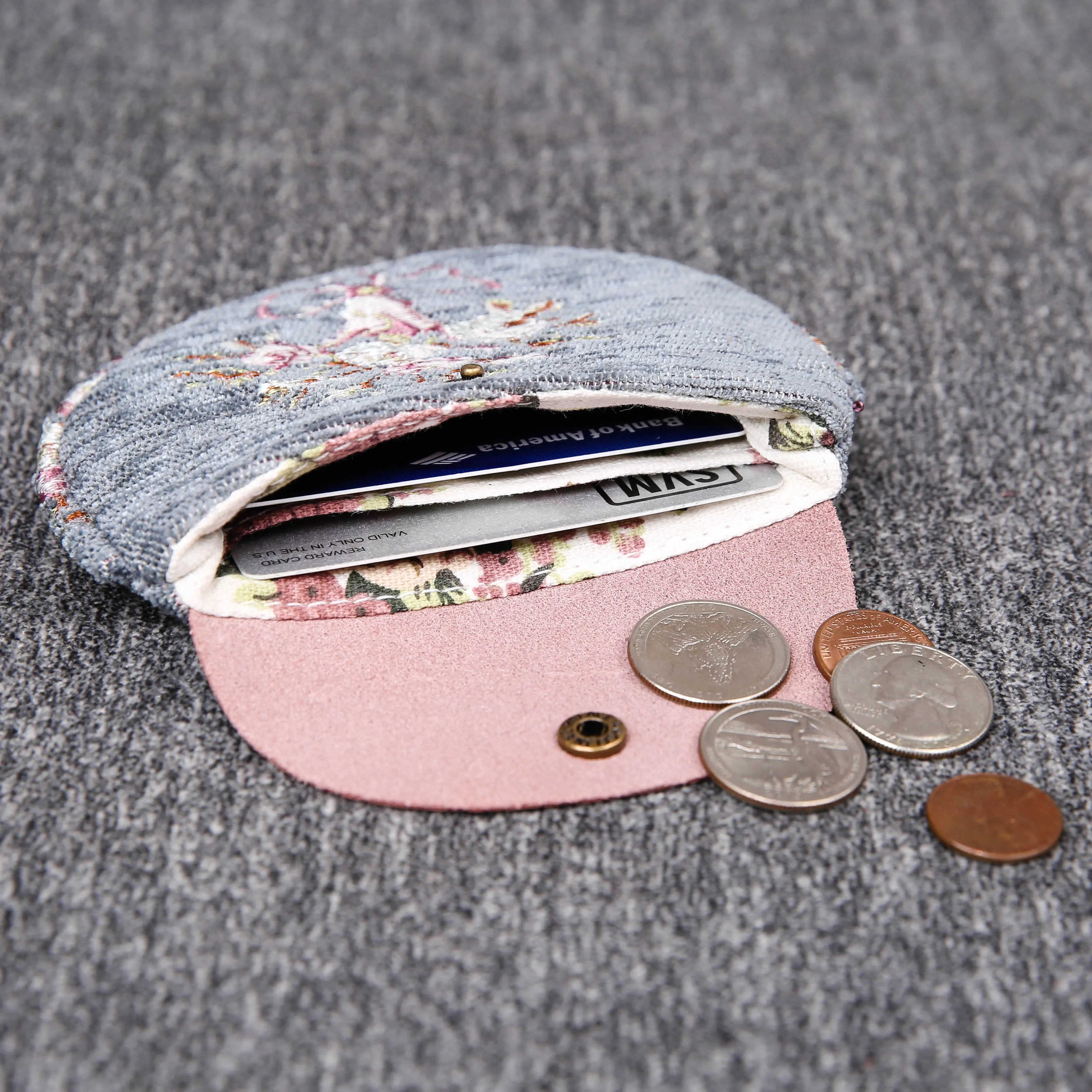 Minimalist Style Leather Carpet Coin Purse<br>Bouquet Pattern