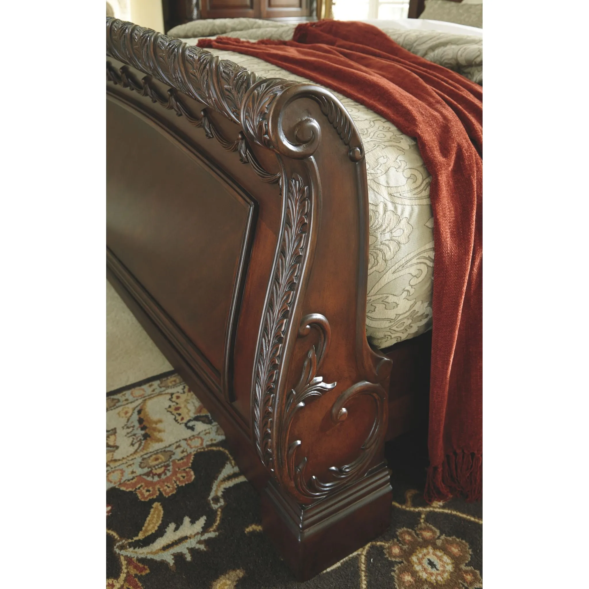 North Shore 3 Piece Sleigh Bed