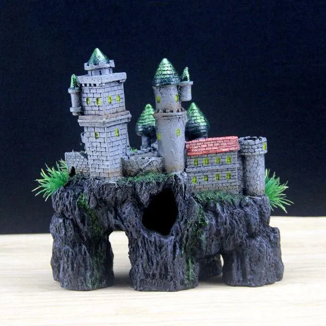 RQ596 Castle House Aquarium Decoration 18x10x19cm